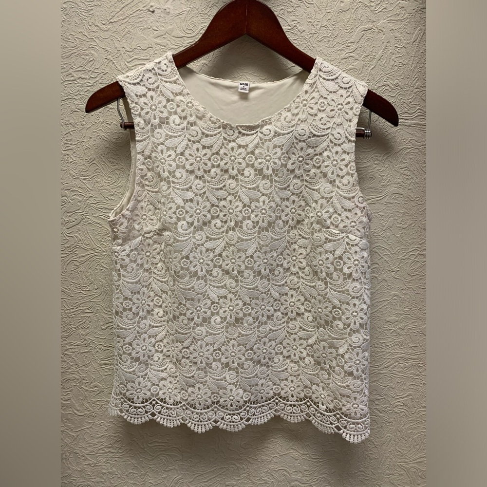 Uniqlo white lace top